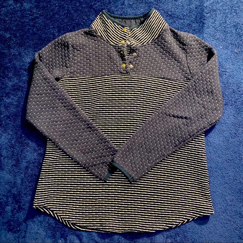 Maurices 3/4 button up sweatshirt. Size Large